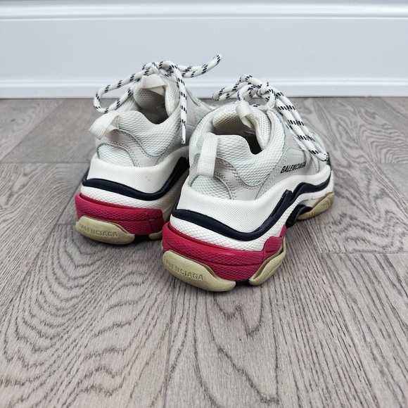 Pre-Owned Balenciaga Triple S Sneakers - White/Red/Black, Size 35 - Picture 3 of 9